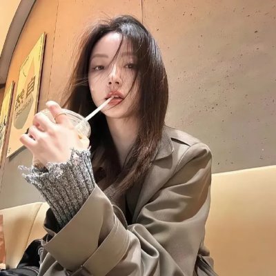女孩的钓鱼慢活